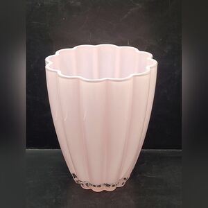 Canpol Pearlescent Pink Pleated Ribbed Scalloped Edge Vase 6.75" Made In Poland
